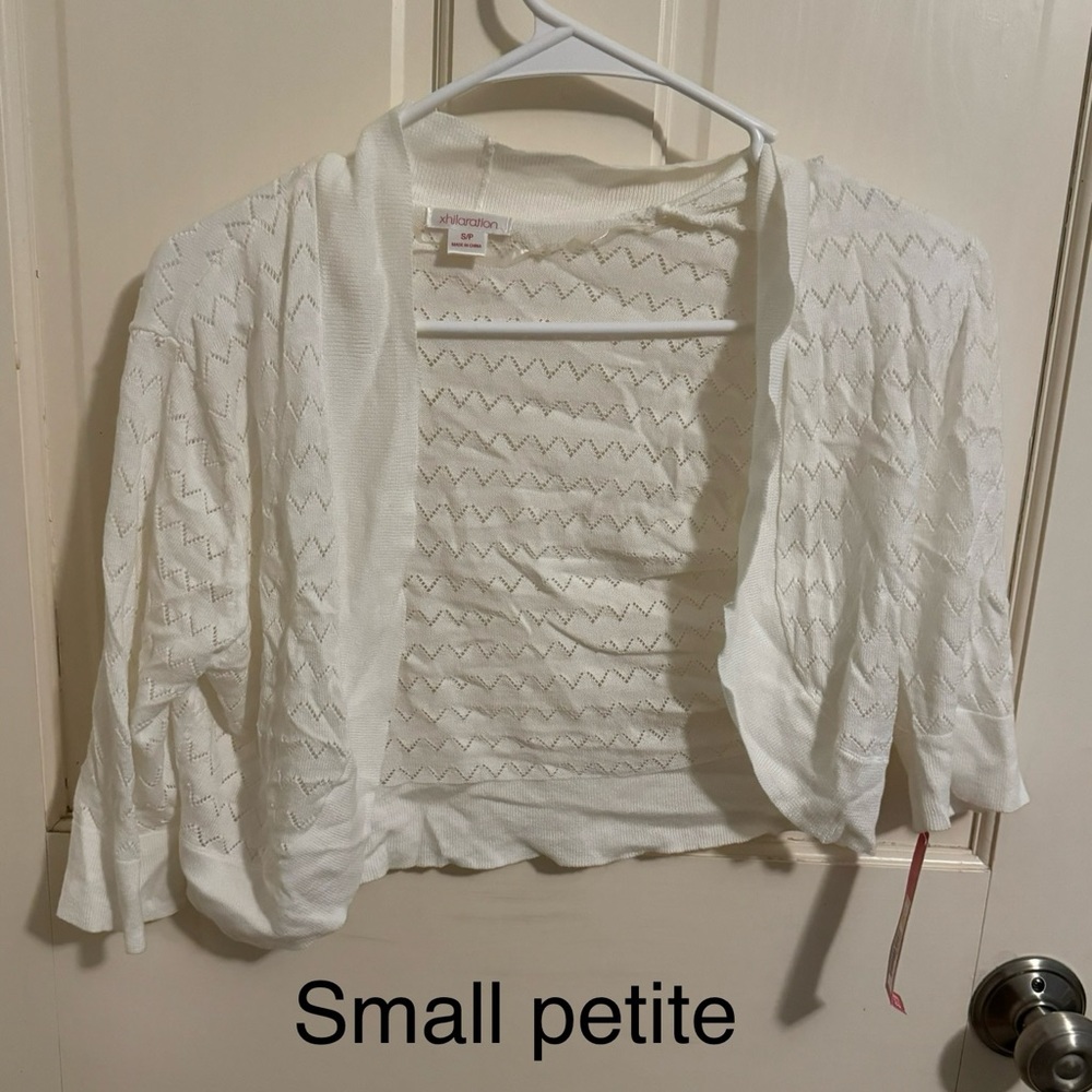 Short sleeve white shawl